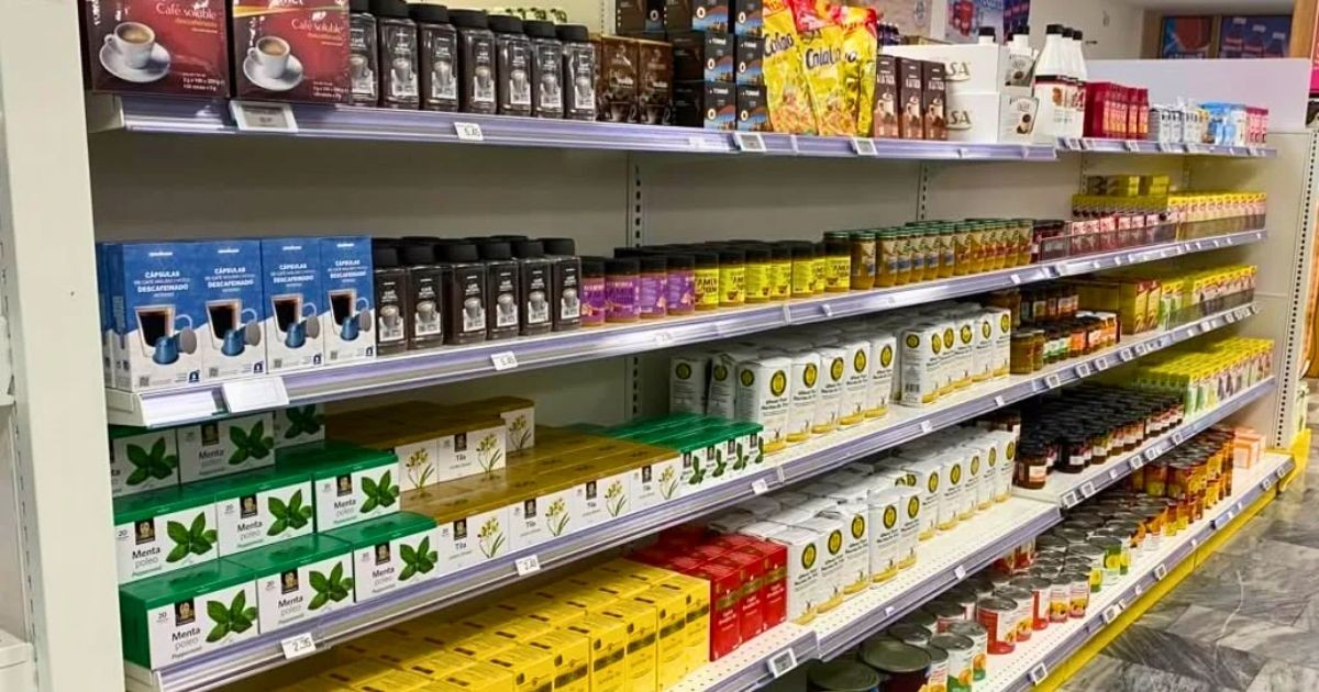Cubans React to Dollar-Only Store Promotion: "I'll Shop When My Pension Comes in Dollars"