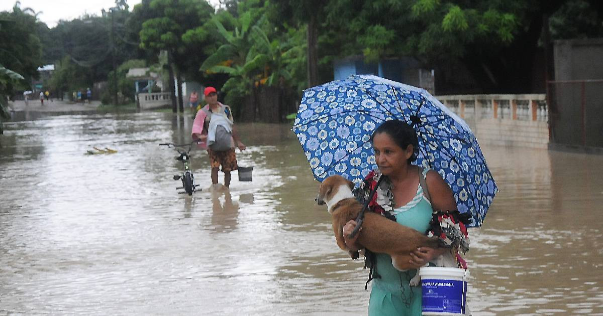 Heavy Rainfall Poses Flood and Landslide Risks in Eastern Cuba