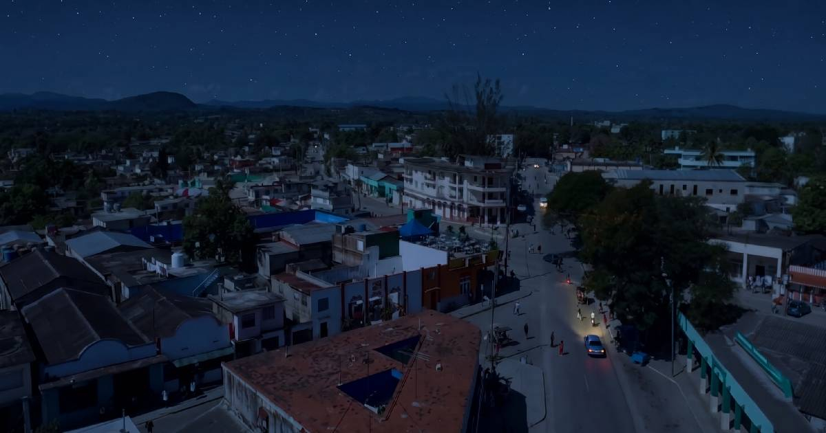 Residents Demand Explanations from Electric Company Over Prolonged Blackouts and Unstable Voltage in Contramaestre, Santiago de Cuba