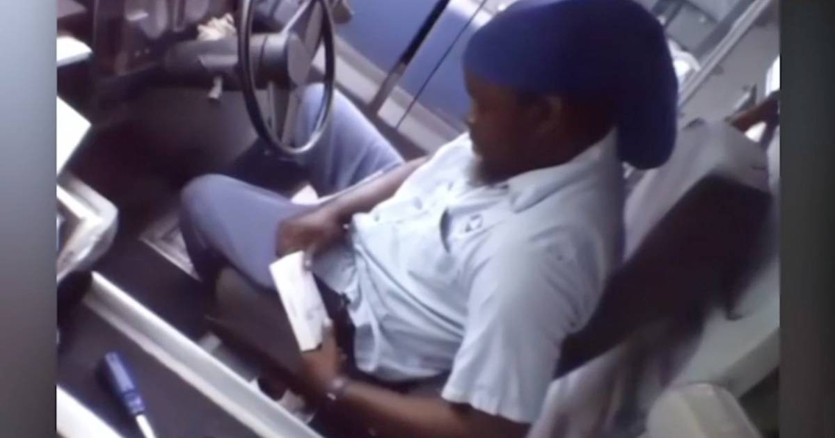 Mail Carrier in Hialeah Accused of Stealing iPhones and Ring from Packages