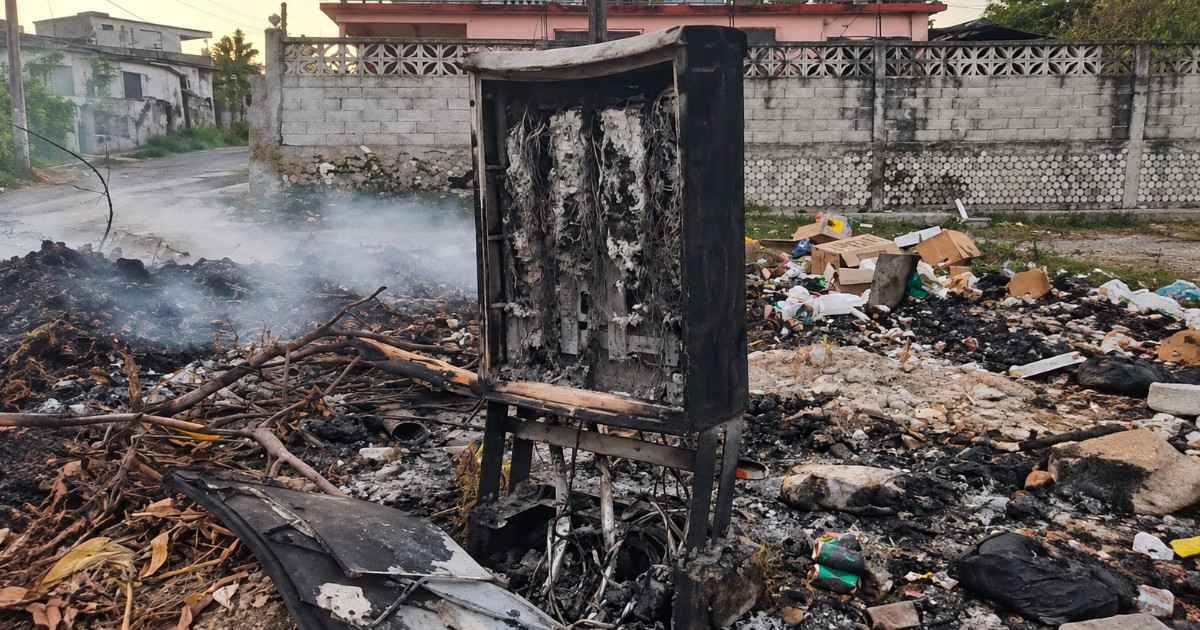 ETECSA Urges Public to Avoid Burning Trash Near Telecom Networks, Sidesteps Waste Collection Issue