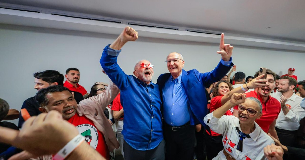 Flávio Bolsonaro's Liberal Party Acknowledges Lula da Silva's Re-election as President of Brazil