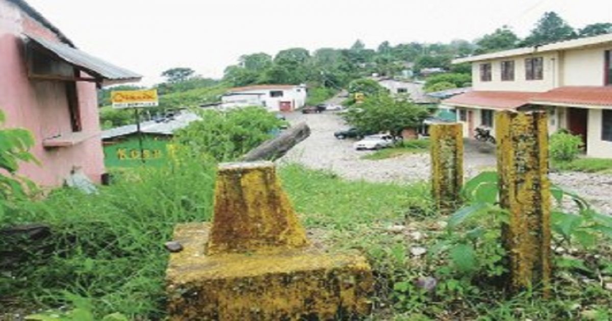  © Un lugar de la frontera entre Costa Rica y Panamá