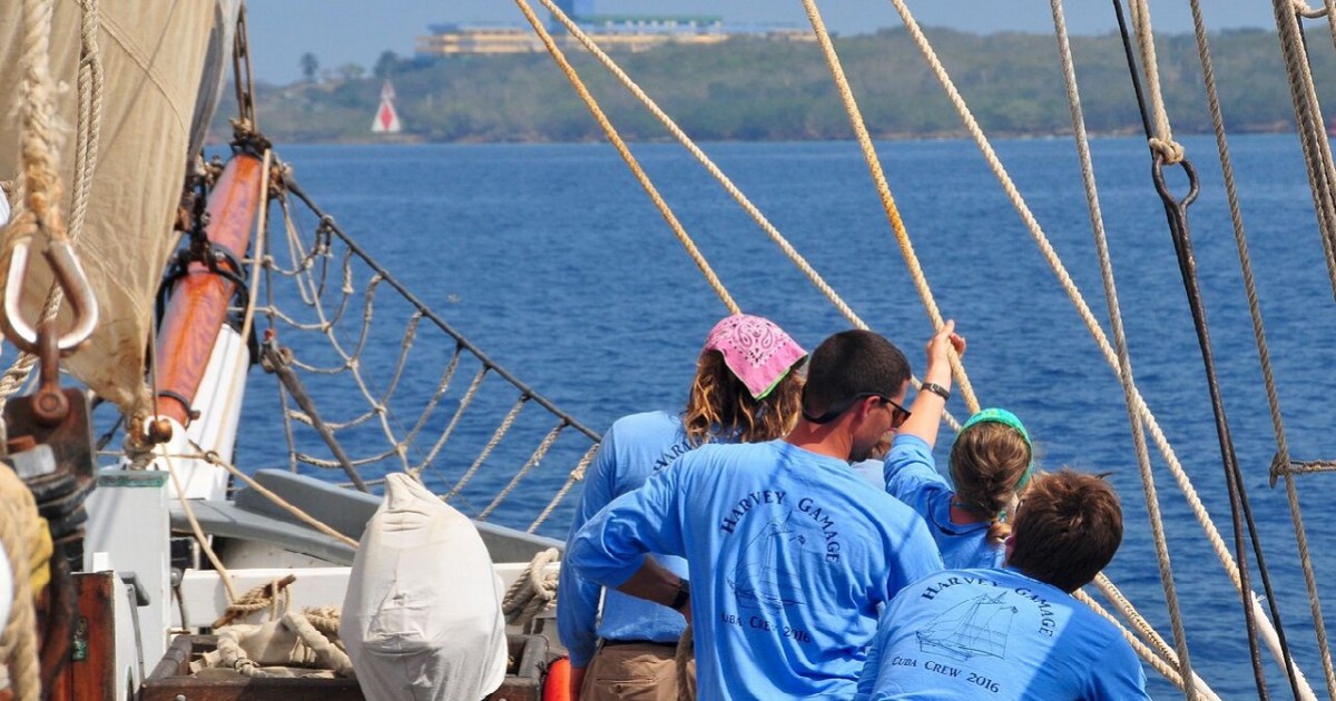 Navegantes de Ocean Passages llegando a Cienfuegos, Cuba, 2016 © http://www.ocean-passages.org