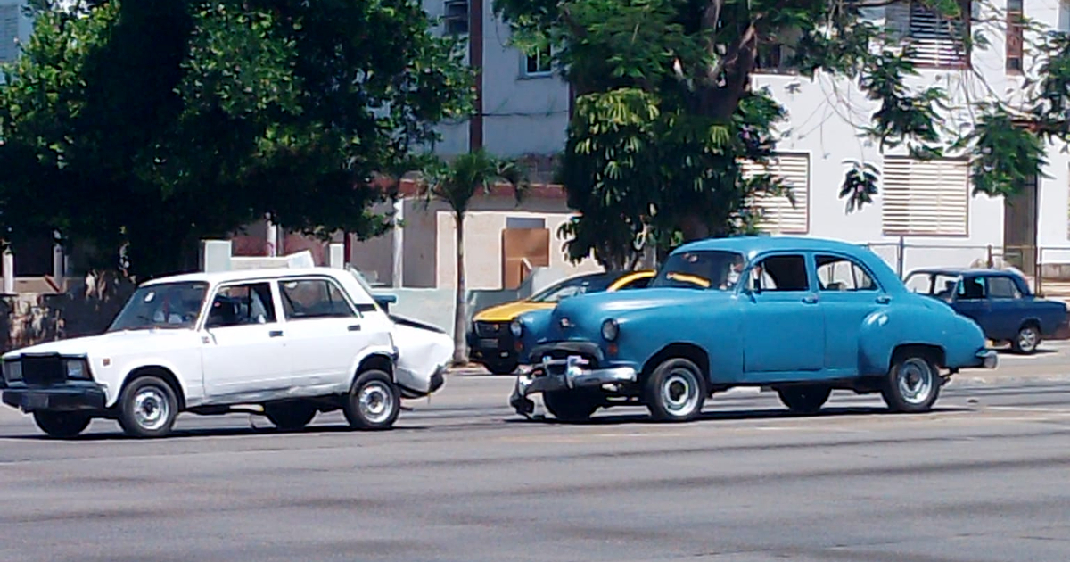 Semáforos sin luz y apagones provocan caos y accidentes en Cuba