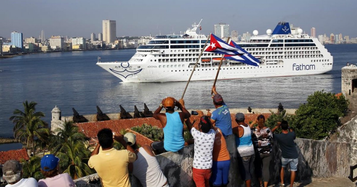 Llegada del "Adonia" a La Habana por primera vez © elperiodico