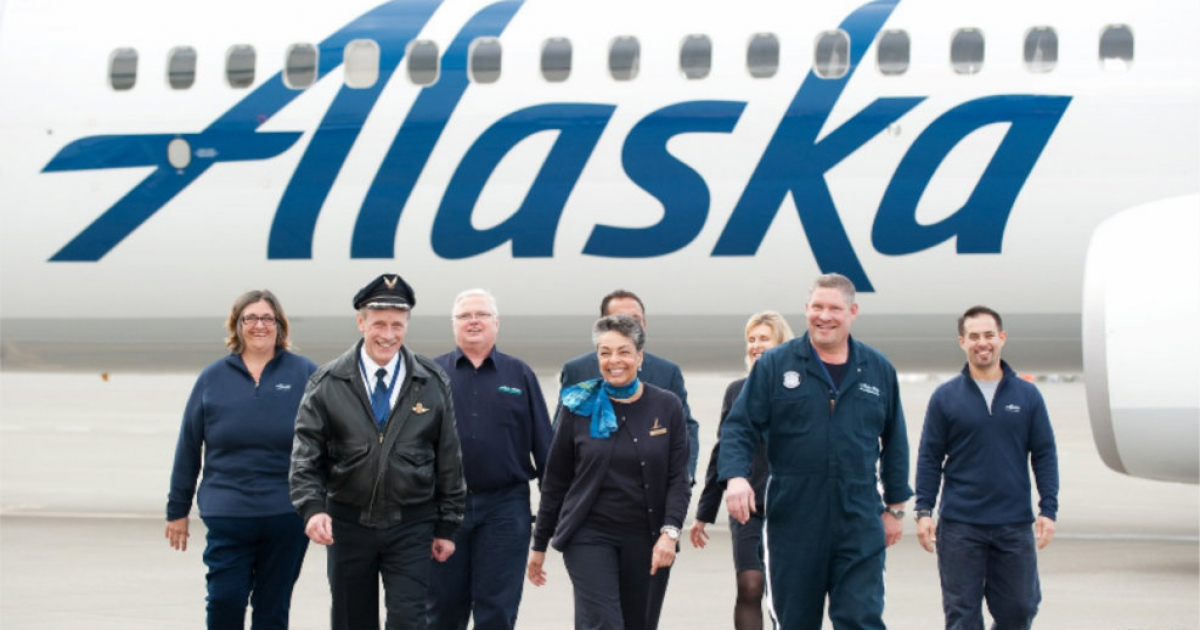 Tripulación de los vuelos Alaska Airlines preparada para volar © Alaska Airlines