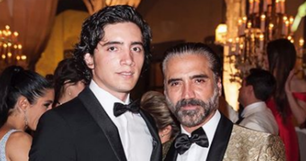 Alejandro Fernández posa junto a su hijo © Instagram / Alejandro Fernández Guinart