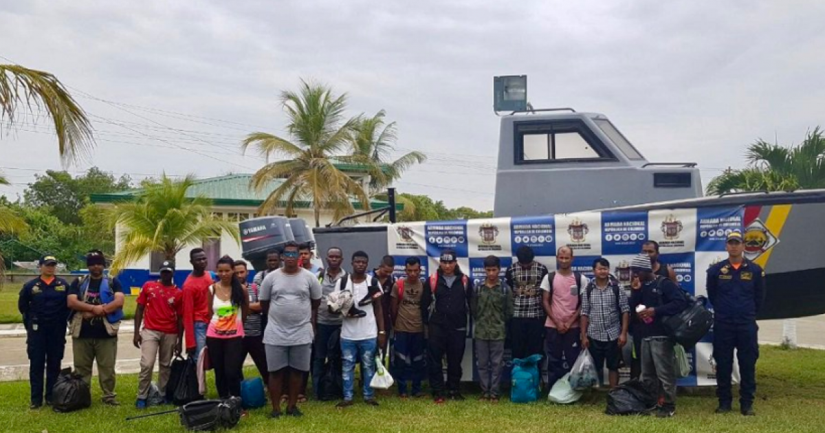 Rescatan migrantes cubanos en Colombia © Twitter / Armada Nacional