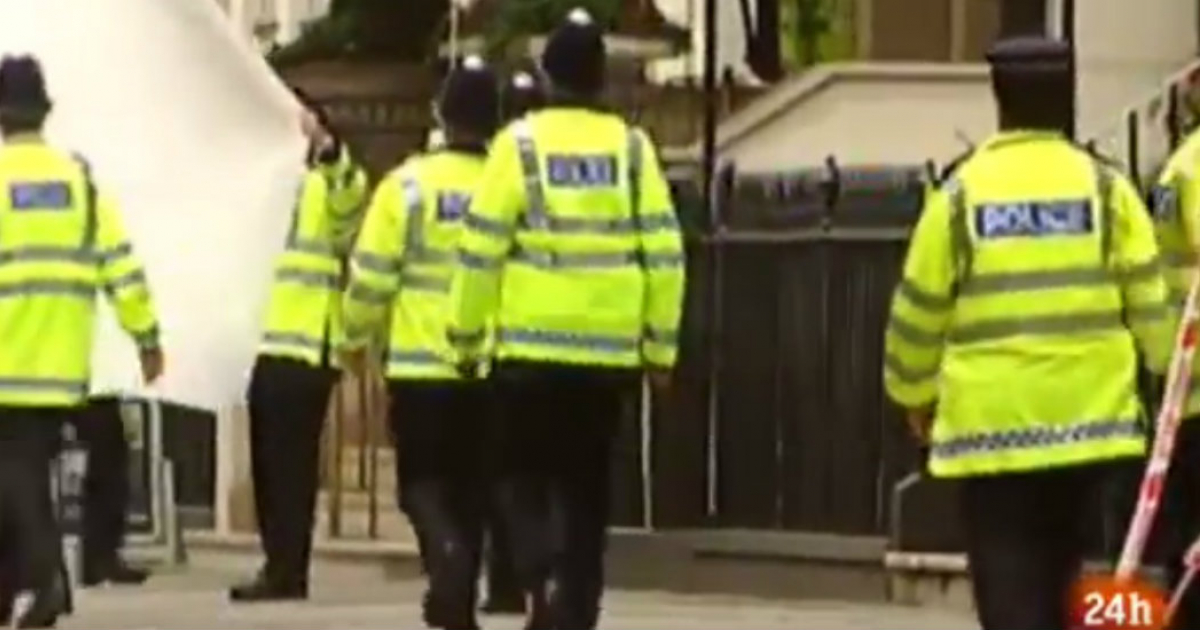 Policía británica vigilando las calles de Londres © Twitter / Telediarios de TVE