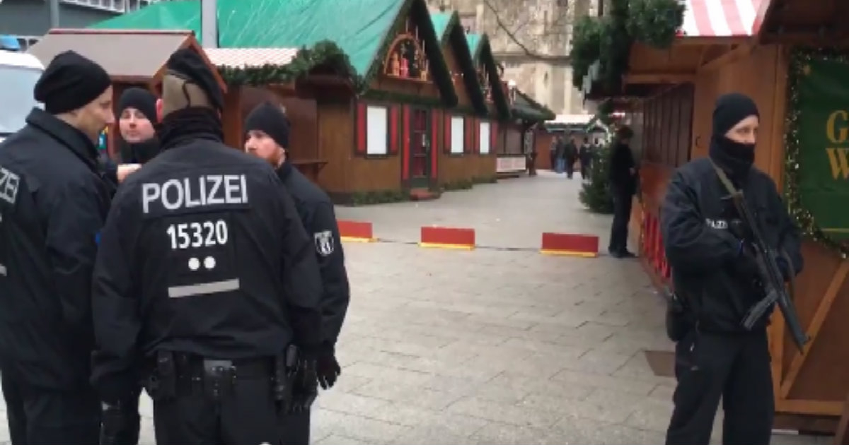 La policía alemana en el lugar del atentado © Twitter/José Luis Pérez