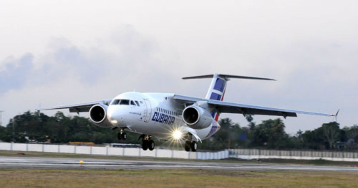 Avión de Cubana de Aviación. © Granma.