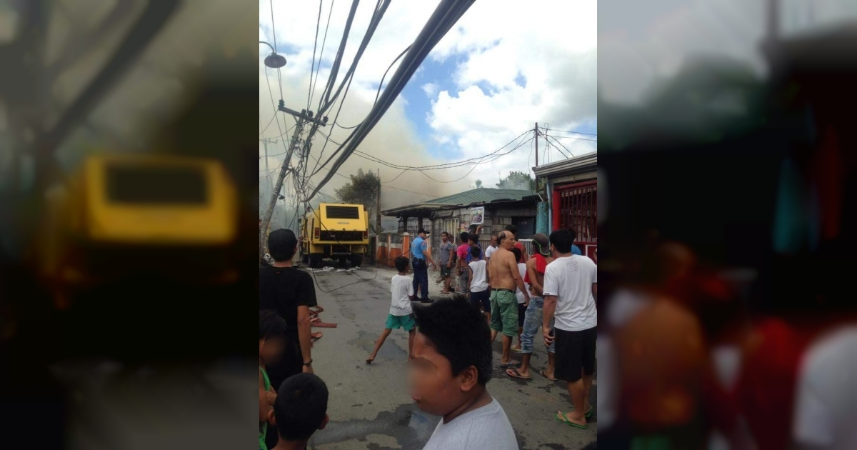 Conmoción tras estrellarse la avioneta. © @philredcross / Twitter