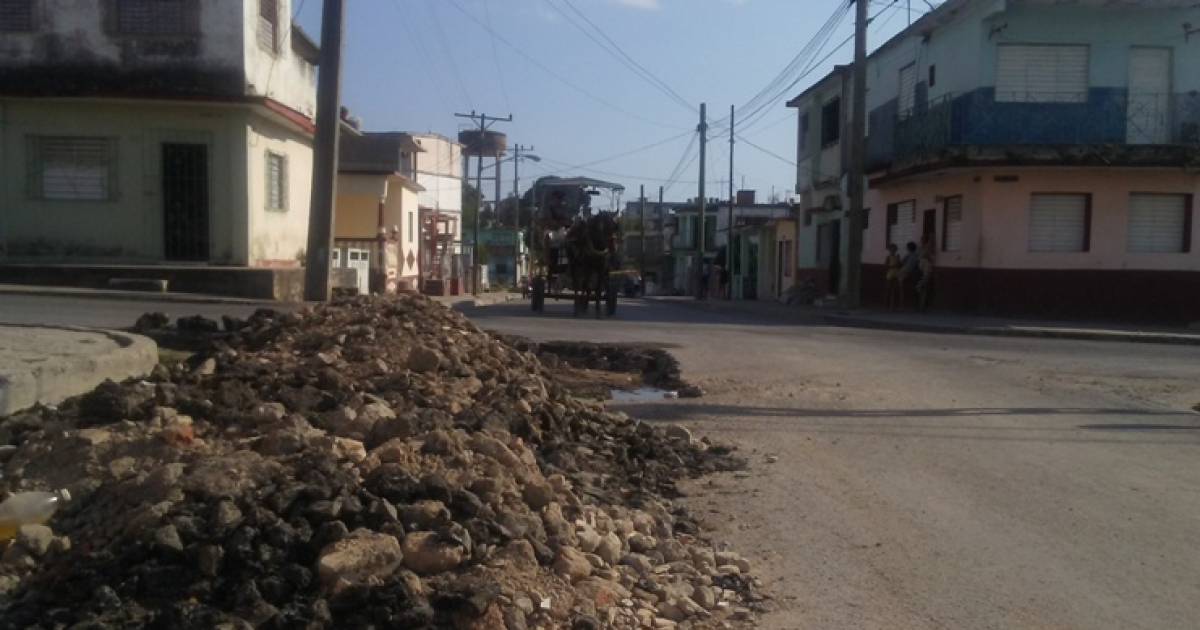 Calle en reparación © 5deSeptiembre/Ismary Barcia