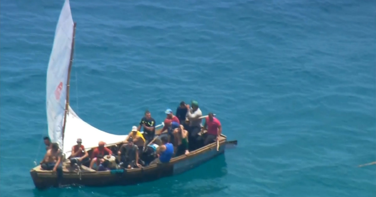 Grupo de balseros buscan llegar a la costa de Florida © Univision 