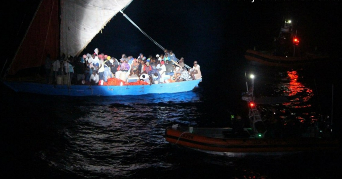 Balseros cubanos rescatados por la Guardia Costera de EE.UU. © Guardia Costera / EFE
