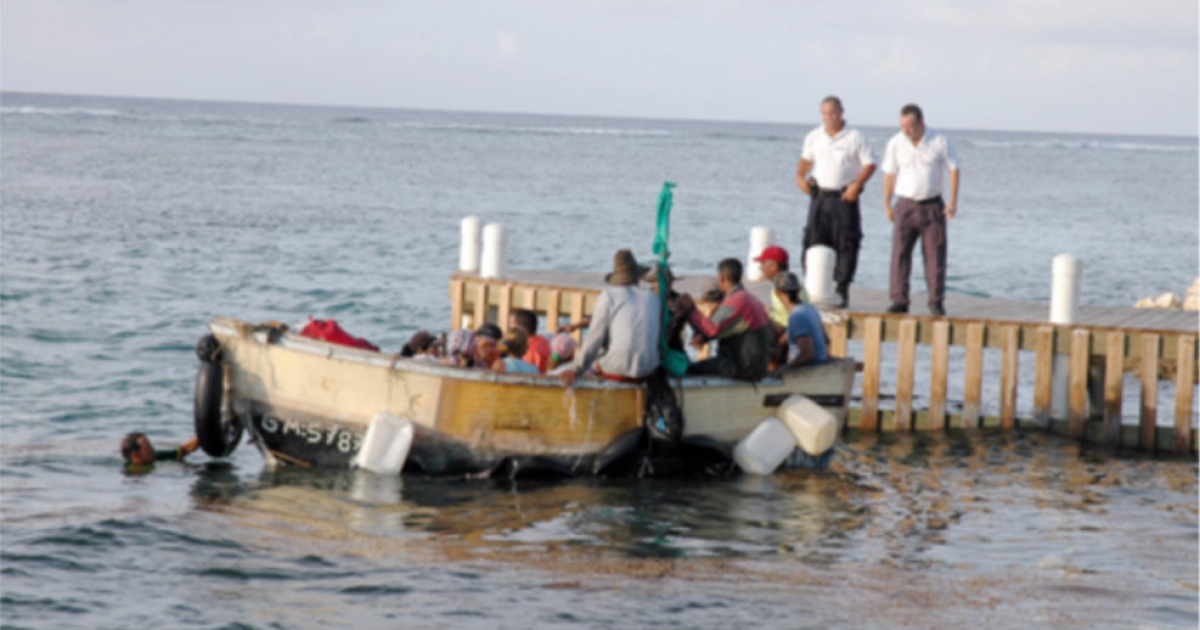 Un grupo de balseros cubanos en plena travesía © Martí Noticias