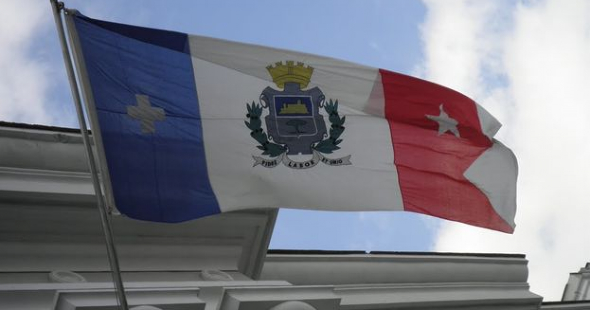 Bandera de Cienfuegos © Prensa Latina