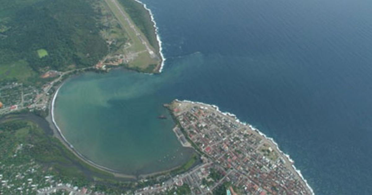 Vista aérea Bahía de Baracoa © www.umbrellatravel.com