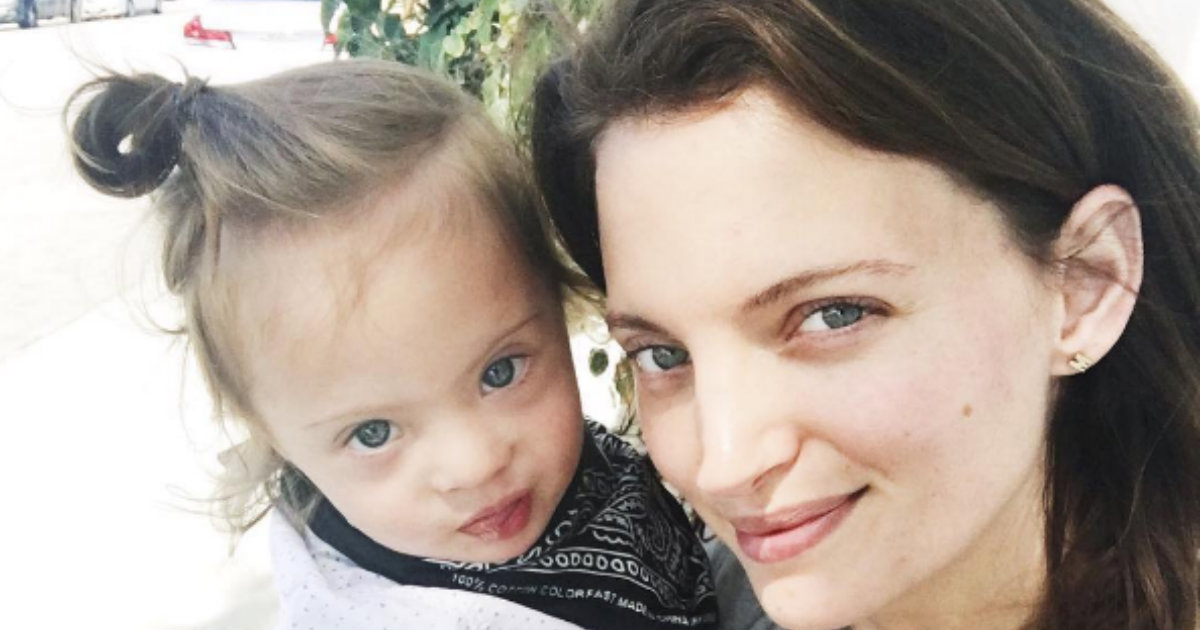 Modelo Amanda Booth y su bebé con Síndrome Down © Instagram/Amanda Booth