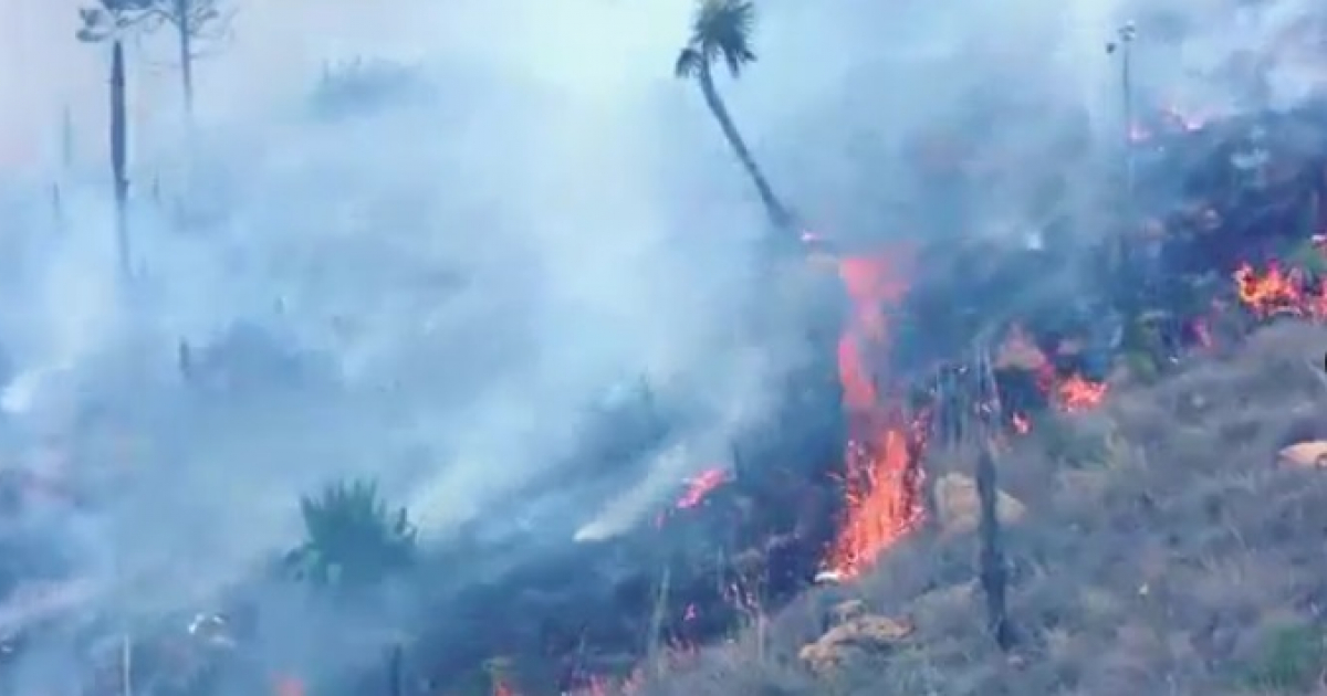 Las llamas destruyendo las montañas de Holguín © Youtube