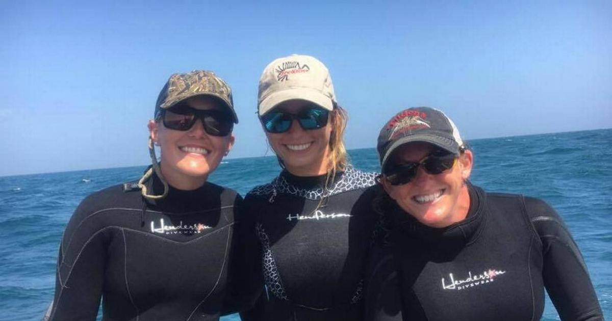 Las pescadoras Nikki Cox (izquierda), Meaghan Faletti y Rachel Bowman (derecha) © El Nuevo Herald 