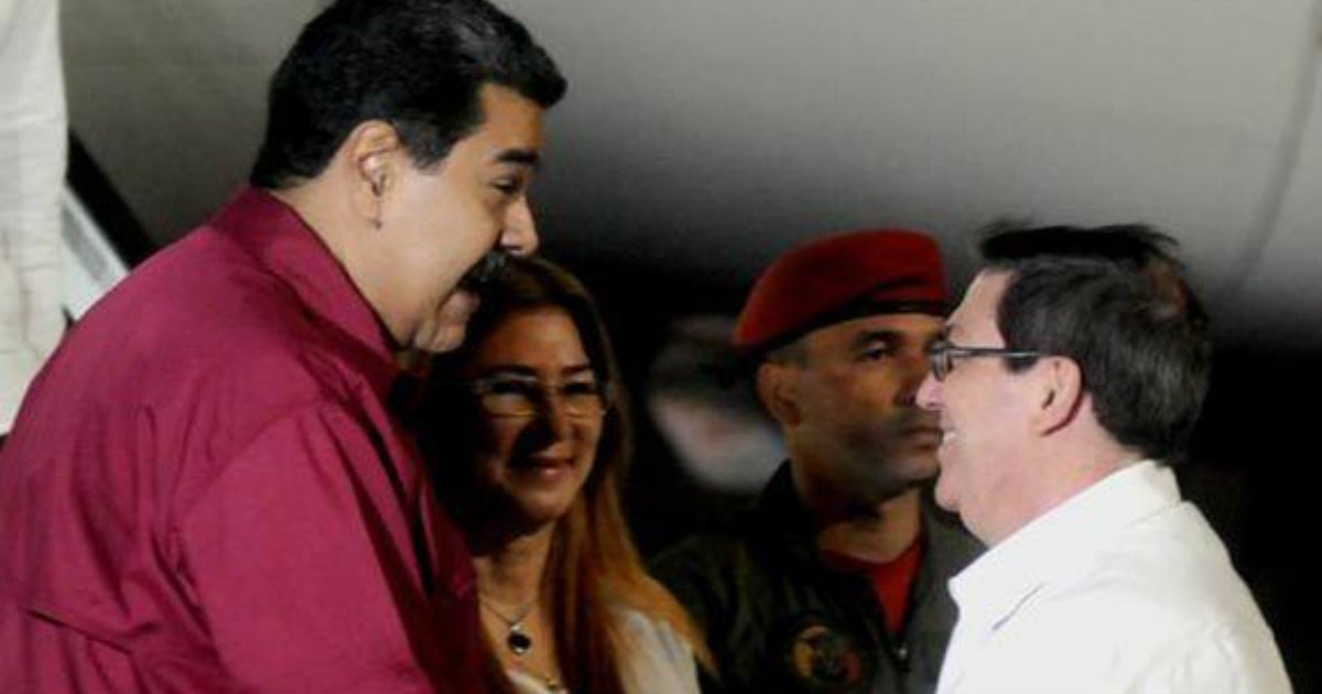 Maduro, recibido por Bruno Rodríguez en el aeropuerto de La Habana. © Cubadebate