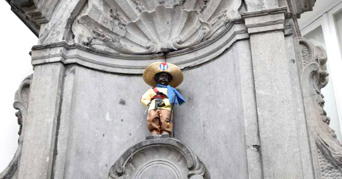 Manneken Pis, vestido de Elpidio Valdés © La Demajagua