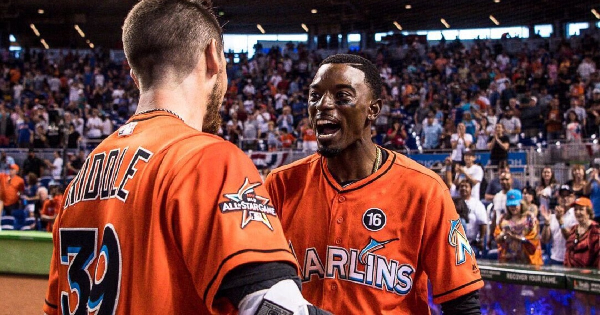 Marlins Miami festejan jonrón de J.T Riddle © @Marlins