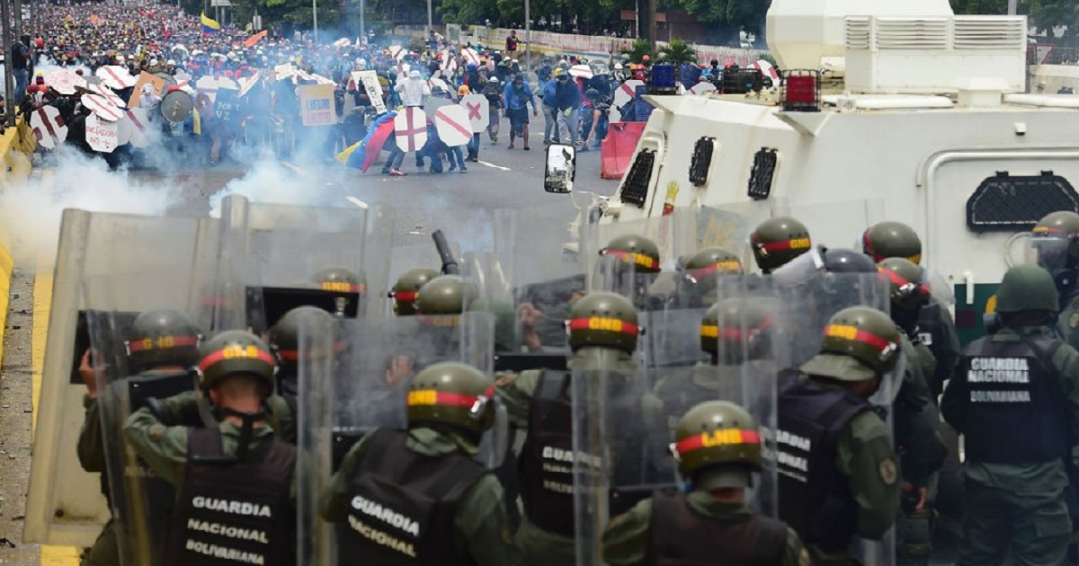 Protestas en Venezuela saldan 37 muertos © @CesarAlmeida19
