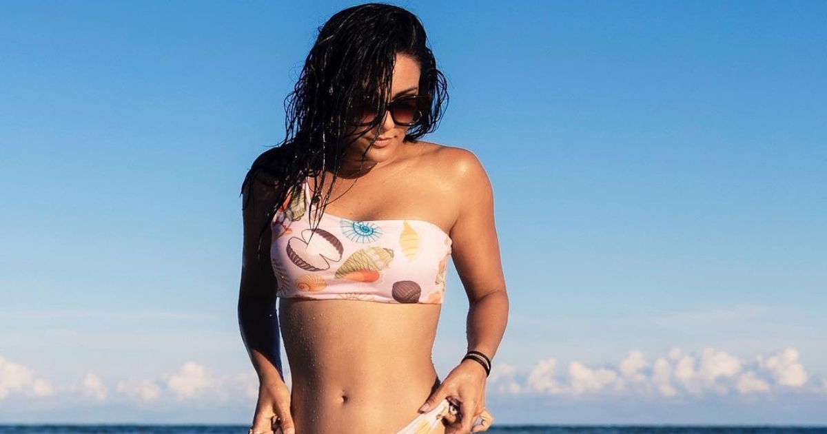 Camila Arteche deslumbra con seductoras fotos en la playa
