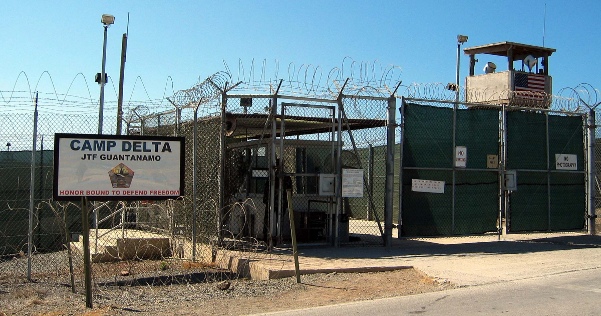 Cárcel en la base naval de Guantánamo © Public Domain Pictures