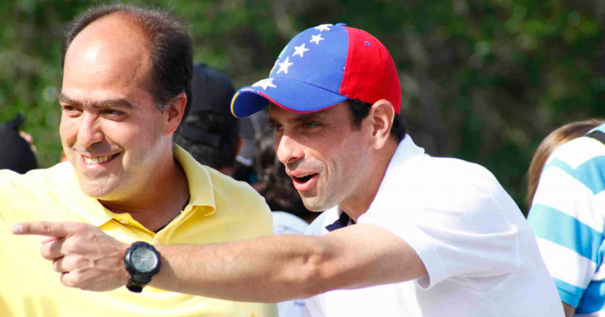 Capriles durante un acto de campaña © Wikimedia Commons