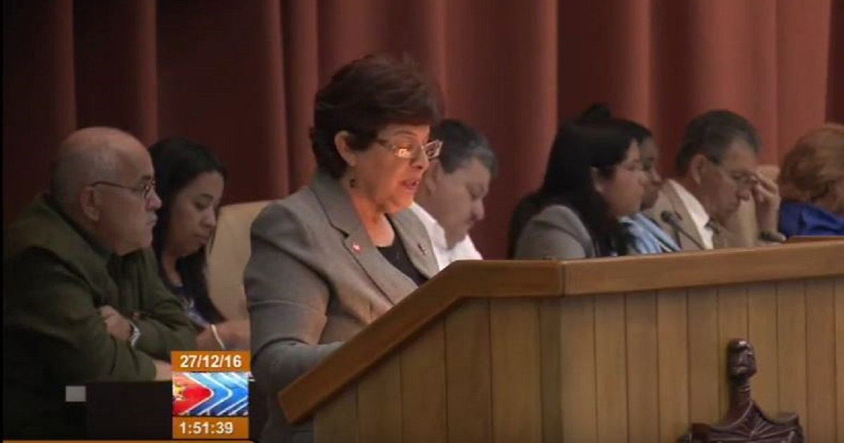 Presenta Ministra de Finanzas y Precios, presupuesto para el 2017 © Youtube/CubaTV