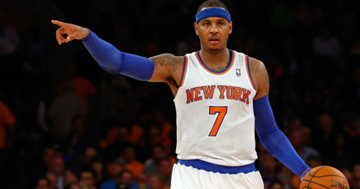 El jugador de los Knicks Carmelo Anthony señalando una jugada © cbssports