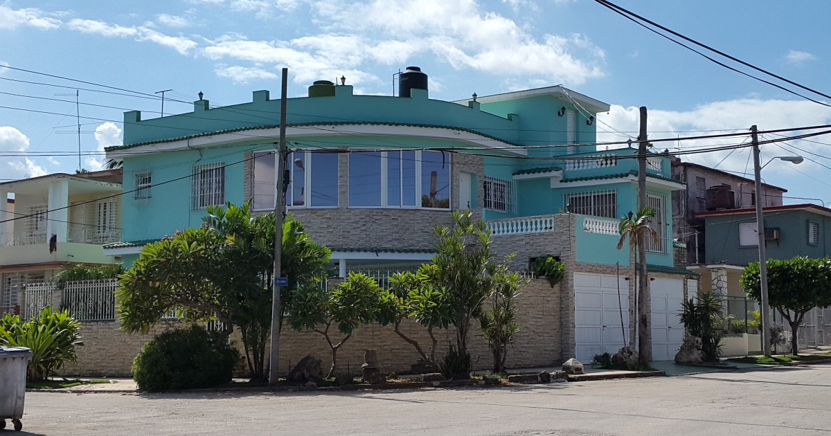 Casa confiscada en Ave. 49, esquina 58, La Ceiba, Playa © CiberCuba