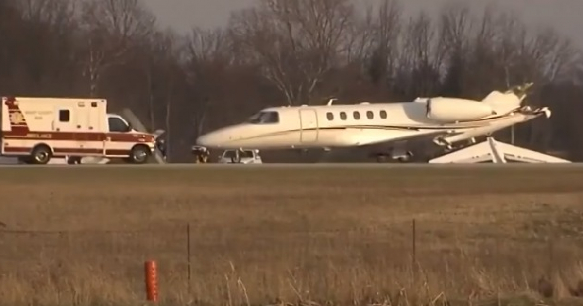 Choque entre la avioneta y el avión privado © RT / YouTube