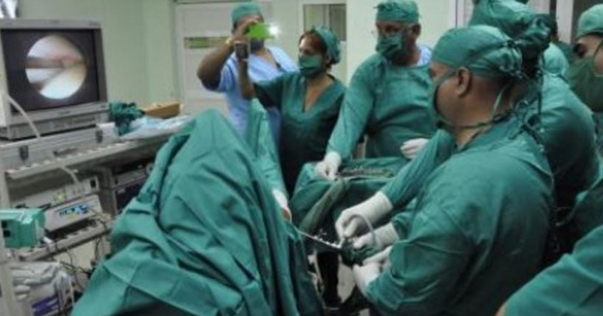 Operación por artroscopia de hombro © Por primera vez se realiza operación de hombro por artroscopia en Camagüey
