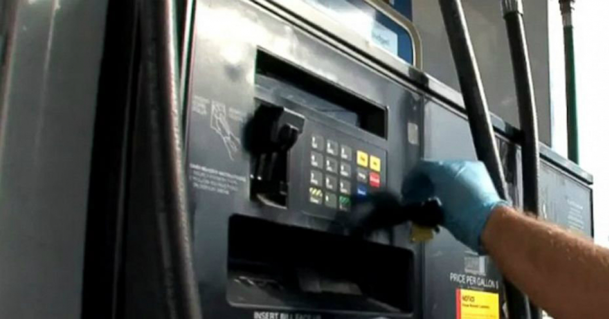 Dispositivo para pagar con tarjeta de crédito en gasolinera de EEUU © ABC News