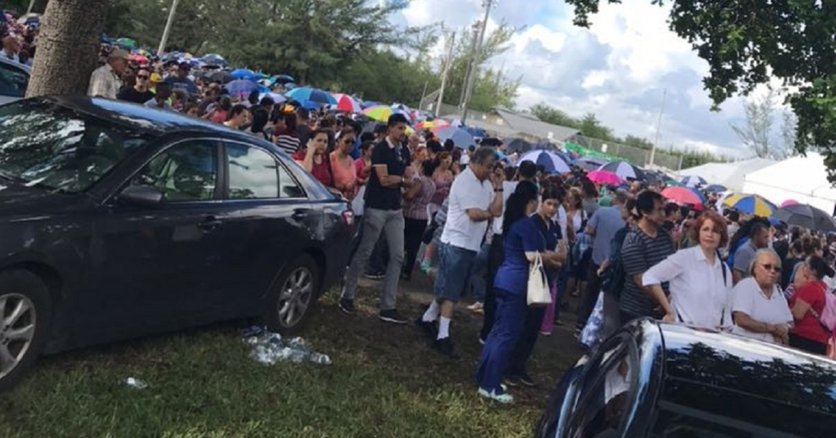 Cola para recibir Food Stamp en Miami © Cibercuba