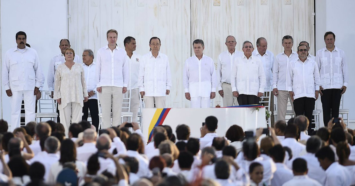 Reunión de líderes en la ceremonia de firma del acuerdo en Cartagena de Indias © Wikimedia Commons