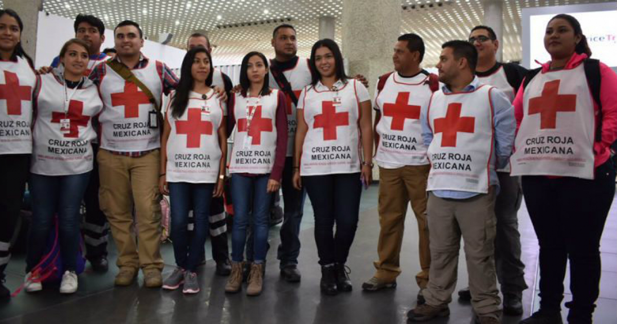 Voluntarios de Cruz Roja de México apunto de salir hacia Houston © Marco González / Quadratín México