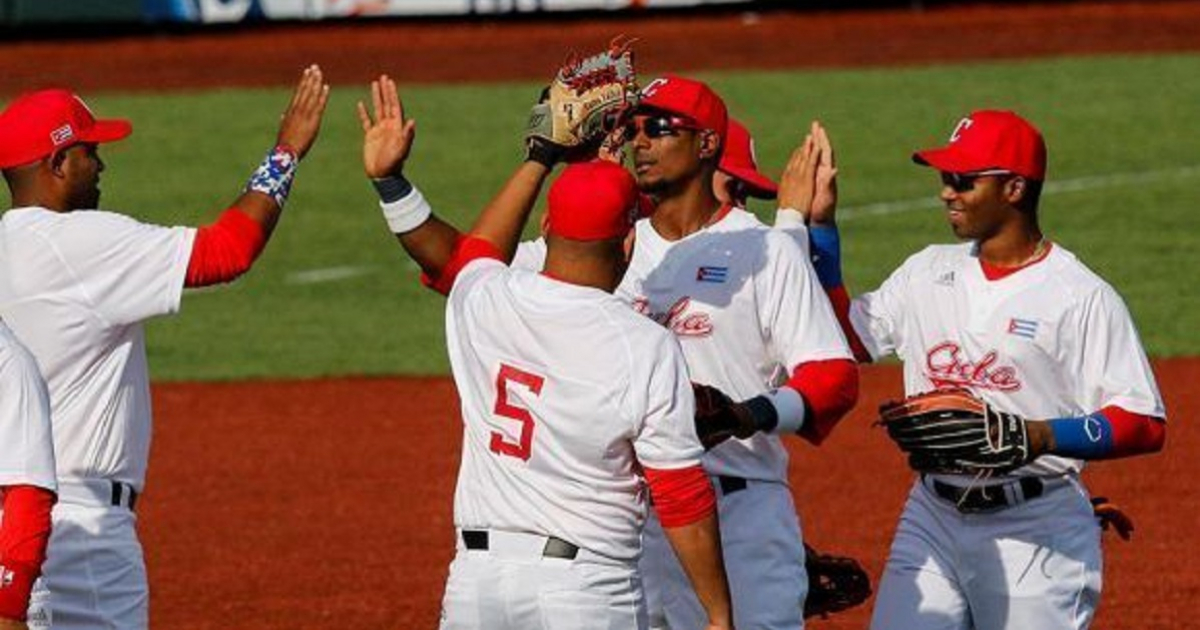 Alazanes abren con victoria Serie del Caribe 2018 © Roberto Morejón/Jit