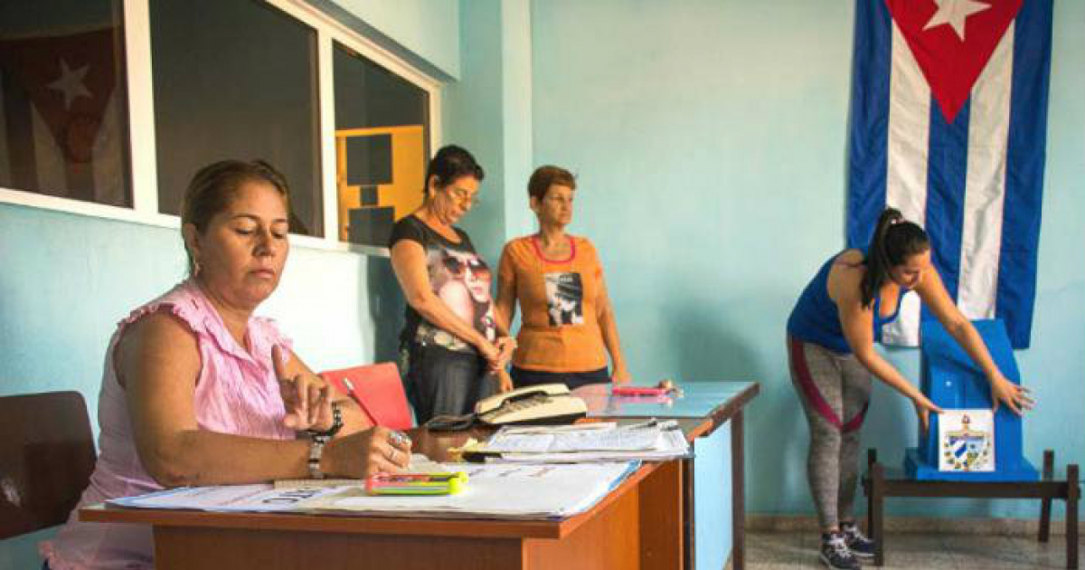 Colegio electoral de Cuba durante el simulacro de los comicios municipales © Granma / ­Leandro Pérez