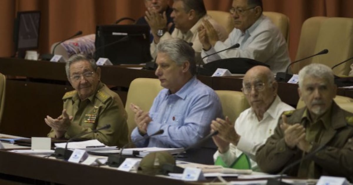 El presidente de Cuba, Raúl Castro, durante una sesión del Parlamento © Cubadebate / Ismael Francisco