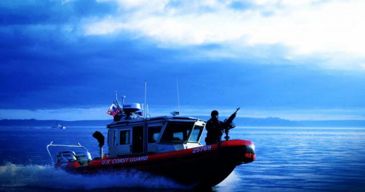 Embarcación de la Guardia Costera patrullando © Guardia Costera