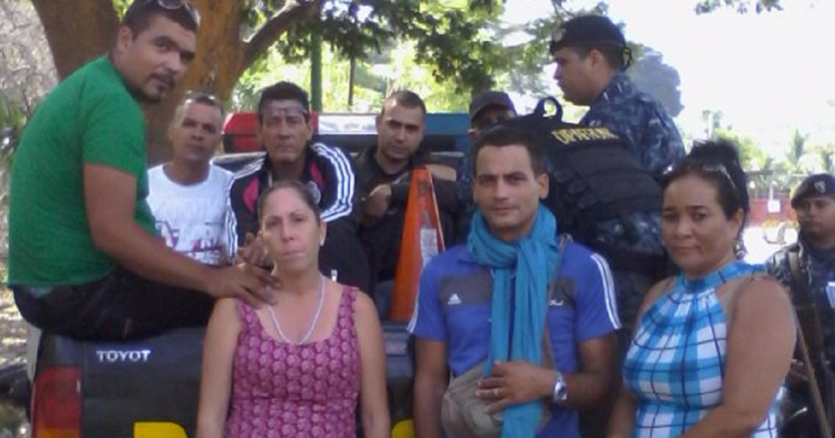Detienen a ocho cubanos indocumentados en Guatemala © PNC Guatemala/Twitter
