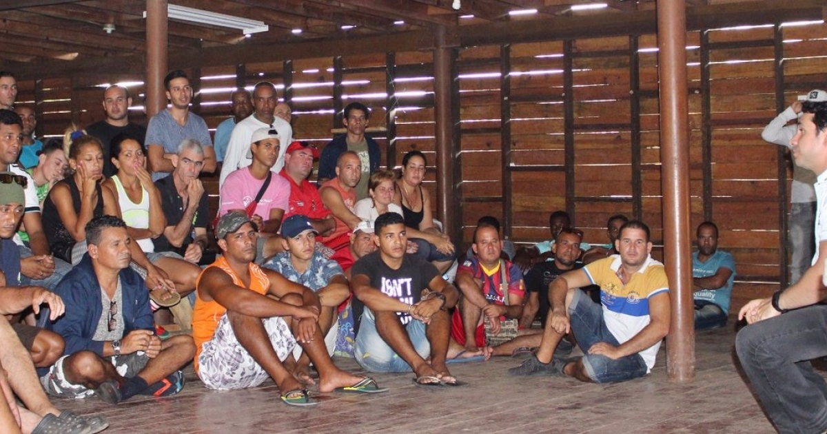 Grupo de 55 cubanos repatriados por Panamá. © Ministerio de Seguridad de Panamá.