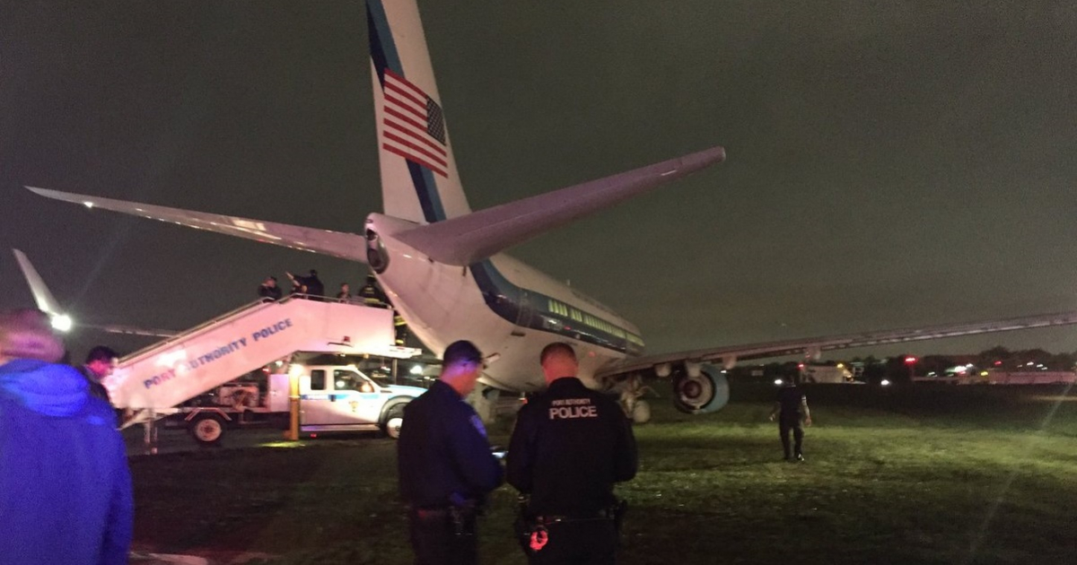 El avión de Mike Pence "resbala" durante aterrizaje © ABC News