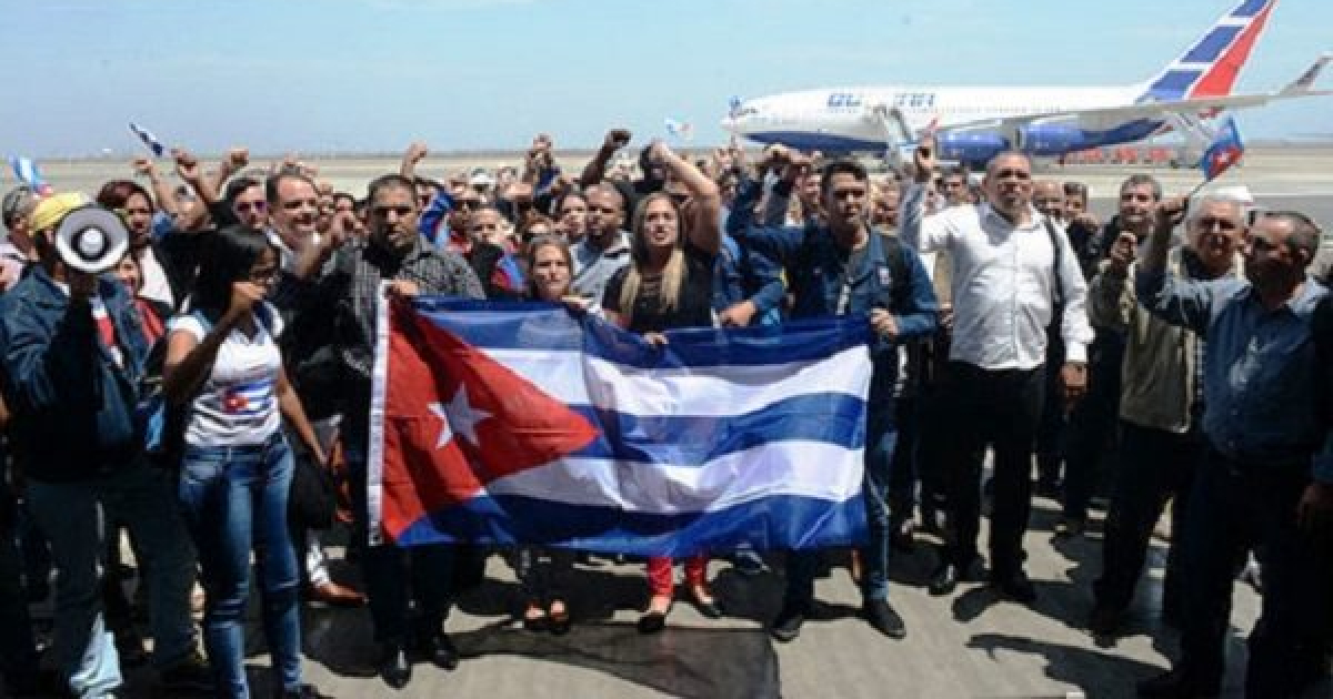 Delegación Cubana regresa de Lima © Twitter / Minrex